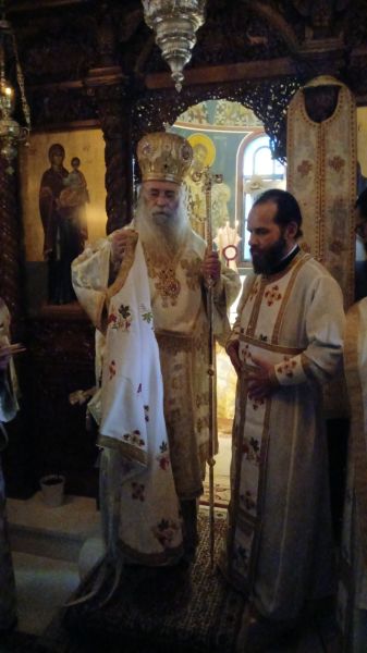 Χειροτονία πρεσβυτέρου από τον Μητροπολίτη Δράμας